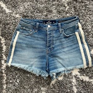 Hollister High Rise Boyfriend Short
